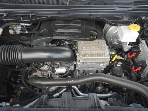 Used 2022 RAM 1500 Laramie RWD image 9