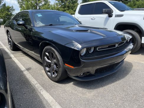 Used 2018 Dodge Challenger SXT Plus RWD image 1
