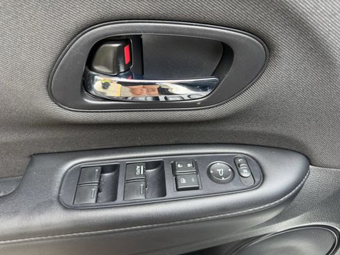 Used 2019 Honda HR-V Sport image 13