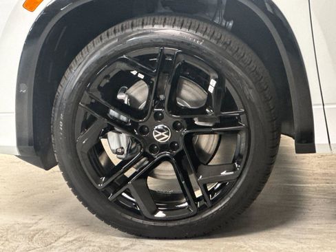 New 2026 Volkswagen Tiguan SE R-Line AWD/4WD image 24
