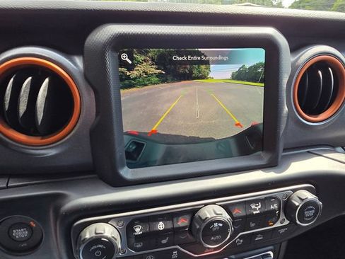 Used 2023 Jeep Gladiator Mojave w/ Cold Weather Group AWD/4WD image 19
