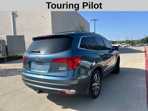 Used 2017 Honda Pilot Touring image 3