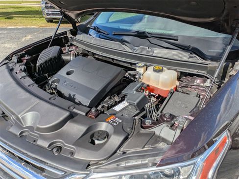 Used 2021 Chevrolet Traverse LT w/ LT Premium Package image 32