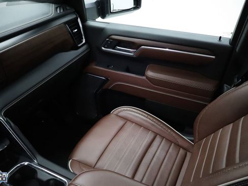 Used 2025 GMC Sierra 2500 Denali Ultimate image 24