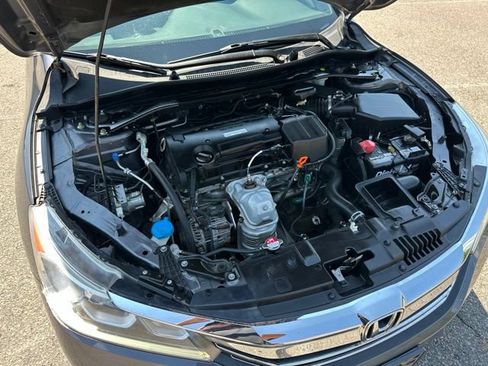 Used 2017 Honda Accord Sport image 31