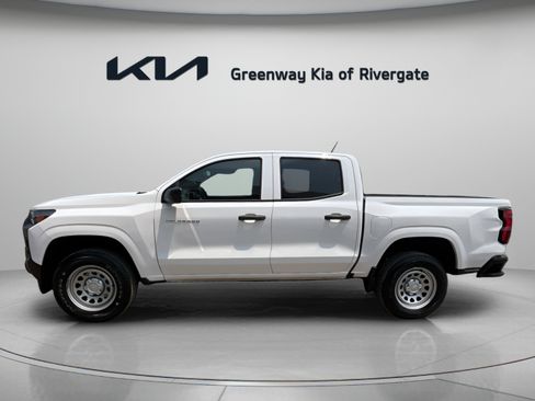 Used 2025 Chevrolet Colorado W/T RWD image 4