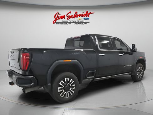Used 2024 GMC Sierra 3500 Denali Ultimate AWD/4WD image 6
