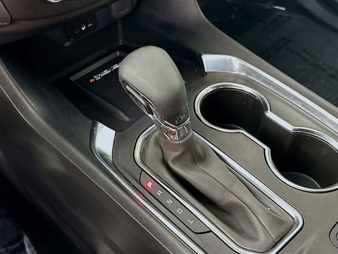 Used 2023 Chevrolet Traverse LT image 24