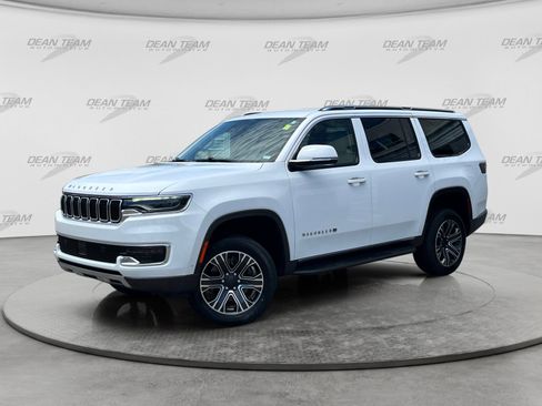 Used 2022 Jeep Wagoneer Series III w/ Flexible Seating Group AWD/4WD image 3