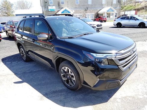 Used 2025 Subaru Forester Premium AWD/4WD image 7