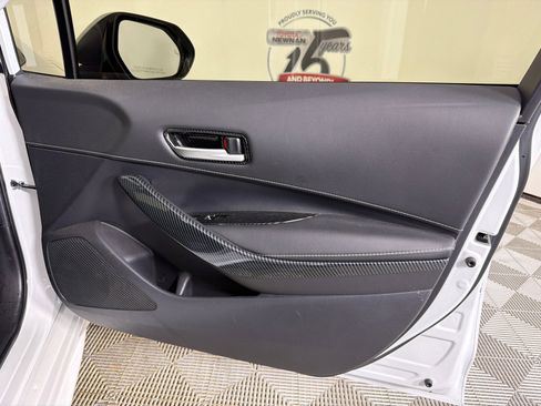 Used 2021 Toyota Corolla SE w/ SE Preferred Package image 14