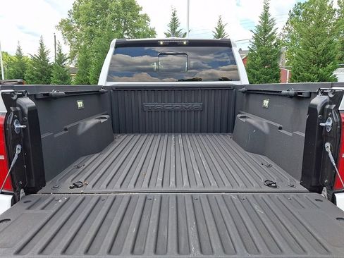 Certified 2024 Toyota Tacoma SR5 AWD/4WD image 28