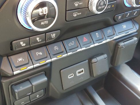 Certified 2021 GMC Sierra 1500 Denali w/ Technology Package image 35