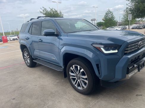 Used 2025 Toyota 4Runner Limited AWD/4WD image 4