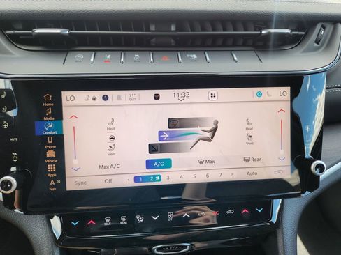 New 2026 Jeep Grand Cherokee Limited AWD/4WD image 18