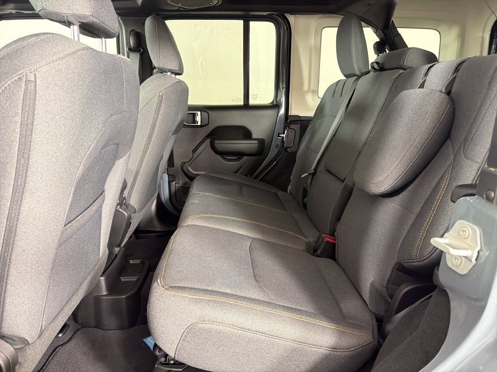 Used 2025 Jeep Wrangler Unlimited Sport S 4xe AWD/4WD image 18