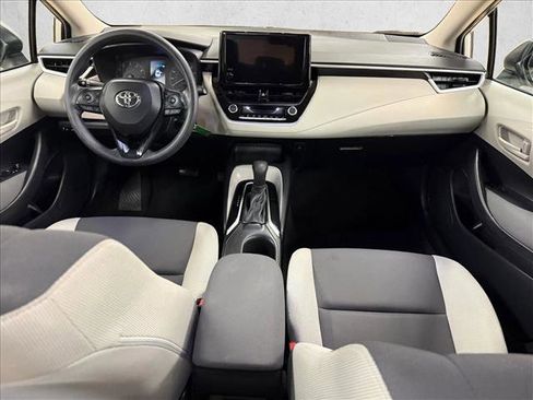 Used 2023 Toyota Corolla LE image 18