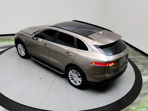 Used 2017 Jaguar F-PACE Prestige image 36