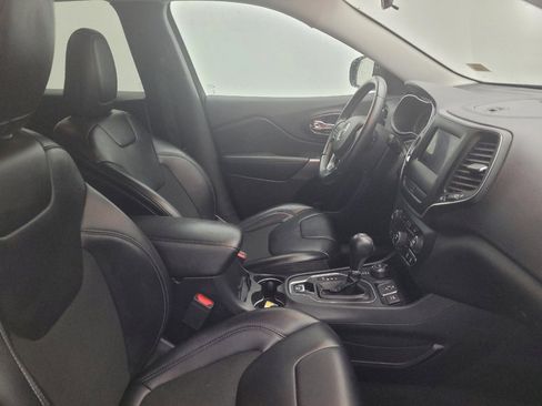 Used 2019 Jeep Cherokee Latitude Plus image 21