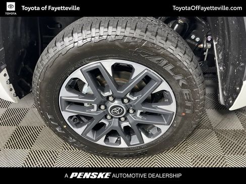 Used 2023 Toyota Tundra Limited AWD/4WD image 20