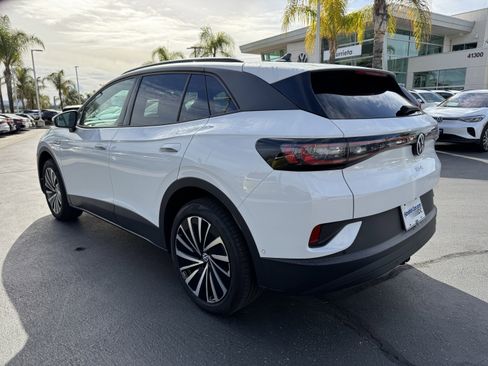 Certified 2025 Volkswagen ID.4 Pro image 8