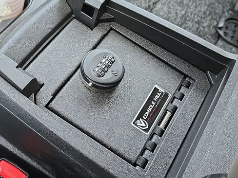 Used 2024 Chevrolet Colorado ZR2 w/ ZR2 Bison Edition image 21