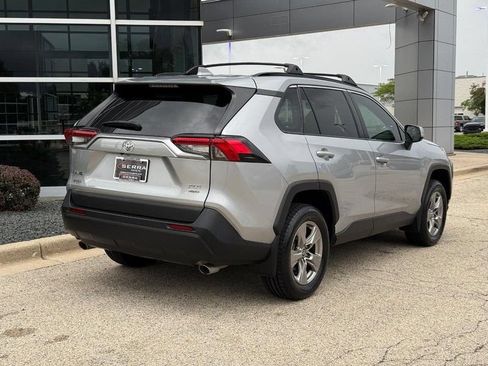 Used 2022 Toyota RAV4 XLE AWD/4WD image 3