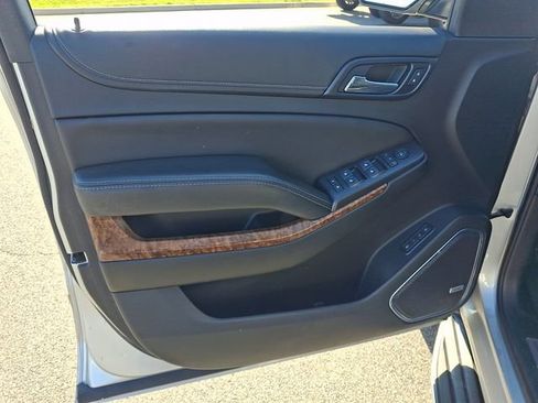Used 2018 Chevrolet Tahoe Premier RWD image 12
