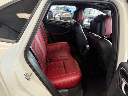 Used 2024 Porsche Macan Turbo AWD/4WD image 28