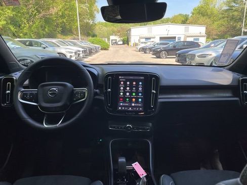 Certified 2023 Volvo C40 P8 Recharge Ultimate w/ Protection Package Premier AWD/4WD image 17