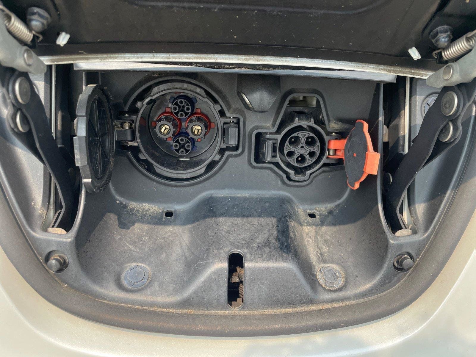 Used 2016 Nissan Leaf S w/ Charger Package FWD image 16