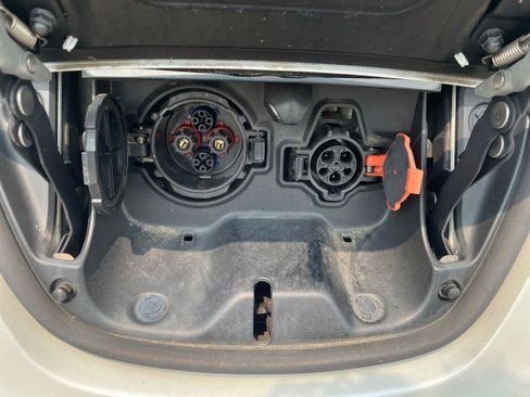 Used 2016 Nissan Leaf S w/ Charger Package FWD image 16