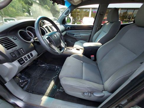 Used 2014 Toyota Tacoma PreRunner w/ TRD Sport Package RWD image 7