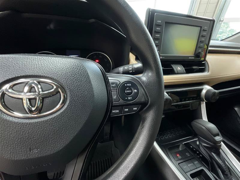 Used 2021 Toyota RAV4 LE FWD image 17