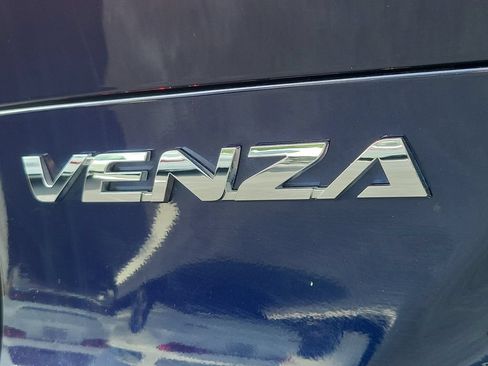 Used 2024 Toyota Venza Limited AWD/4WD image 8