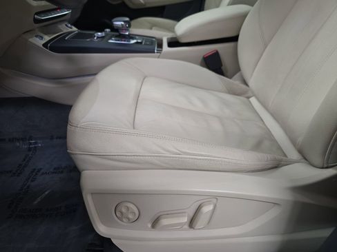 Used 2018 Audi Q5 2.0T Premium Plus w/ Premium Plus Package image 28