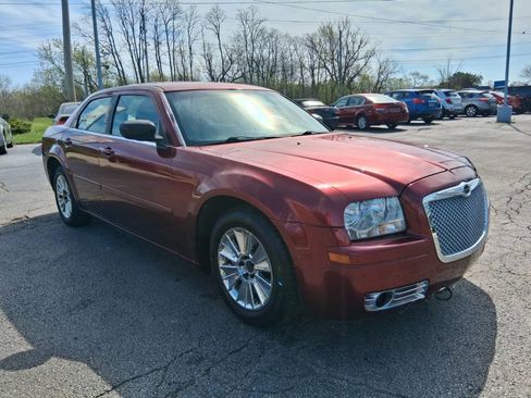 Used 2005 Chrysler 300 RWD image 2