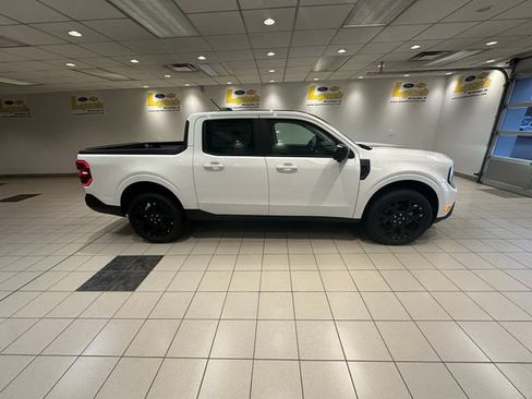 New 2025 Ford Maverick Lariat w/ Black Appearance Package AWD/4WD image 3