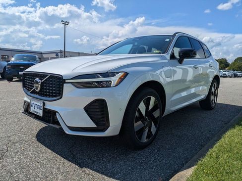 New 2025 Volvo XC60 T8 Plus w/ Protection Package Premier image 8