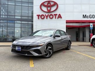 Used 2025 Hyundai Elantra Sport video 1