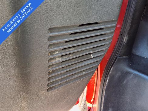 Used 2017 Chevrolet Express 2500 RWD image 18