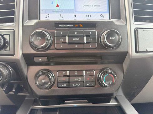 Used 2018 Ford F150 XLT w/ Equipment Group 302A Luxury AWD/4WD image 27
