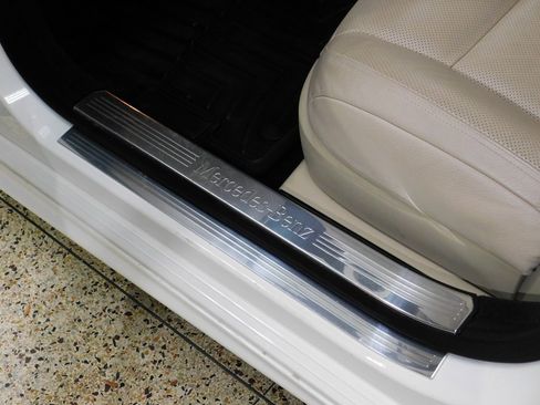 Used 2012 Mercedes-Benz S 550 4MATIC image 27