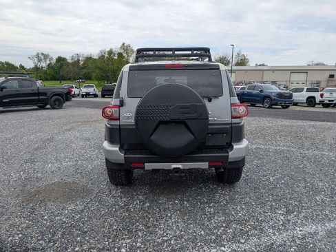 Used 2014 Toyota FJ Cruiser 4WD w/ Convenience Package image 5