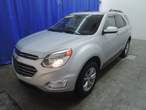 Used 2017 Chevrolet Equinox LT w/ Convenience Package image 3