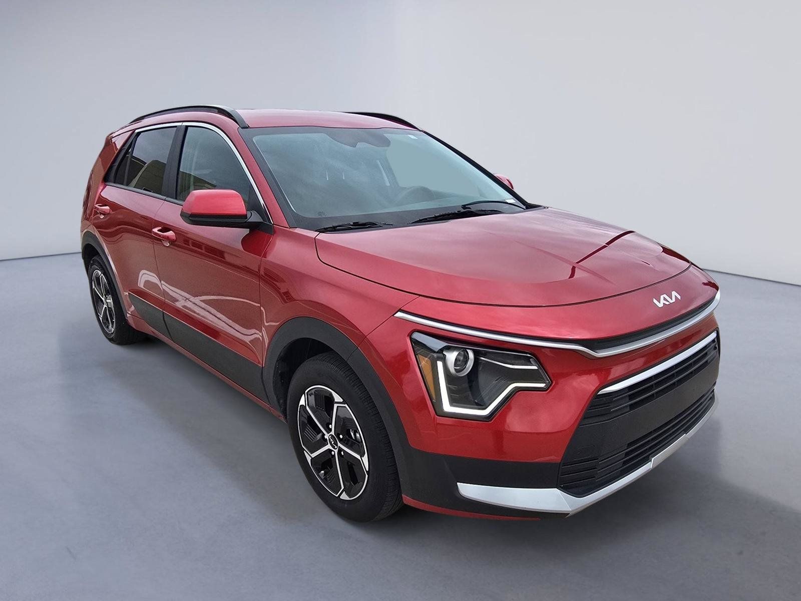 Used 2025 Kia Niro LX FWD image 7