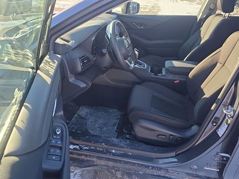 Used 2025 Subaru Outback Premium w/ Popular Package #1A image 3