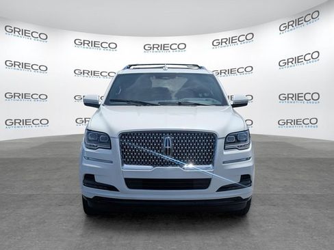 Used 2023 Lincoln Navigator Reserve AWD/4WD image 2
