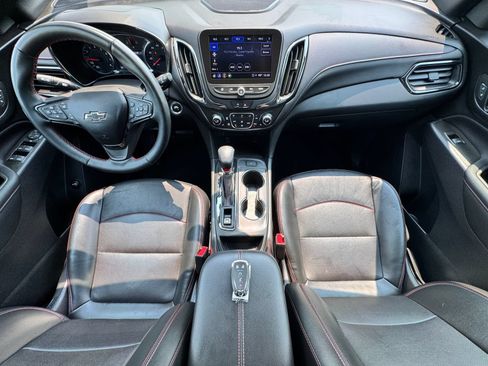 Used 2023 Chevrolet Equinox RS w/ RS Leather Package FWD image 2