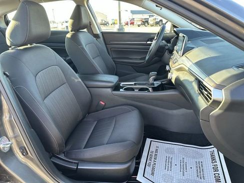 Used 2024 Nissan Altima 2.5 SV image 28